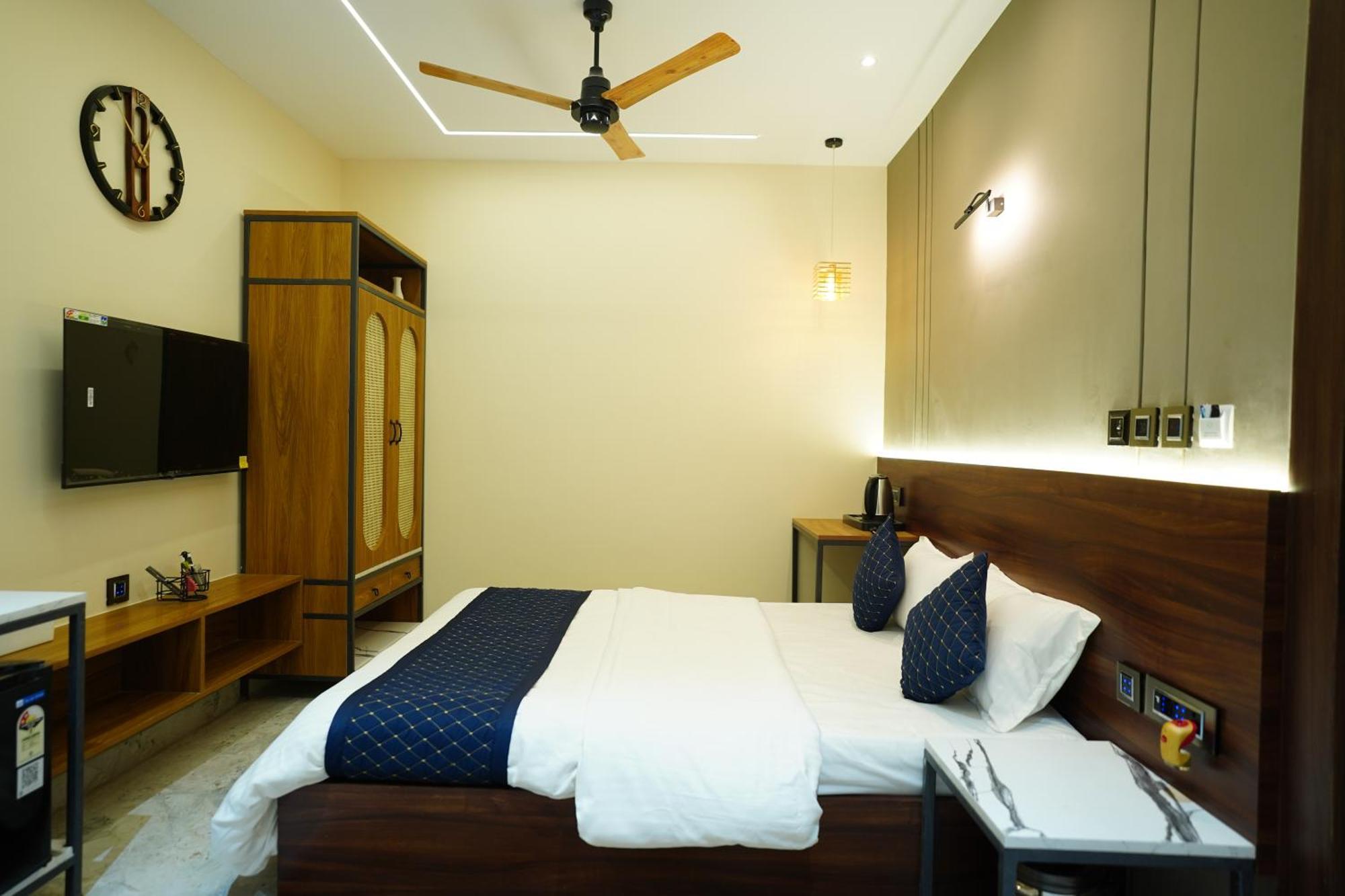 Hotel Ambassador Palace - Varanasi, Varanasi